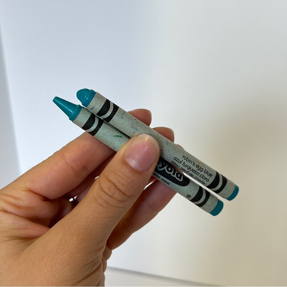 5/$25 Vintage 90s Robin's Egg Blue Crayola Crayon Replacement Lot of 2 Used